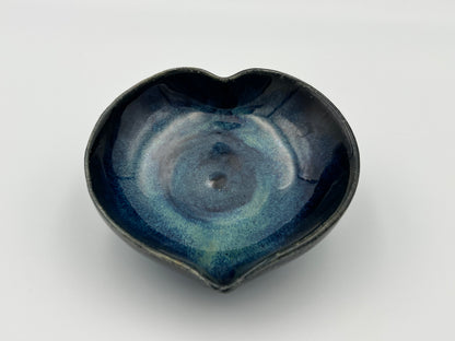 Sapphire Signature Heart Dish