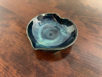 Sapphire Signature Heart Dish